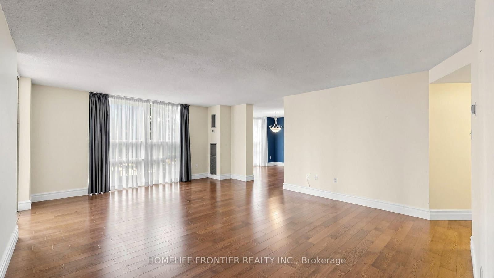 131 Beecroft Road, Unit 203 thumbnail 10