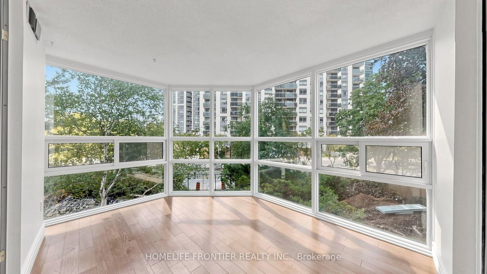 131 Beecroft Road, Unit 203 thumbnail 20