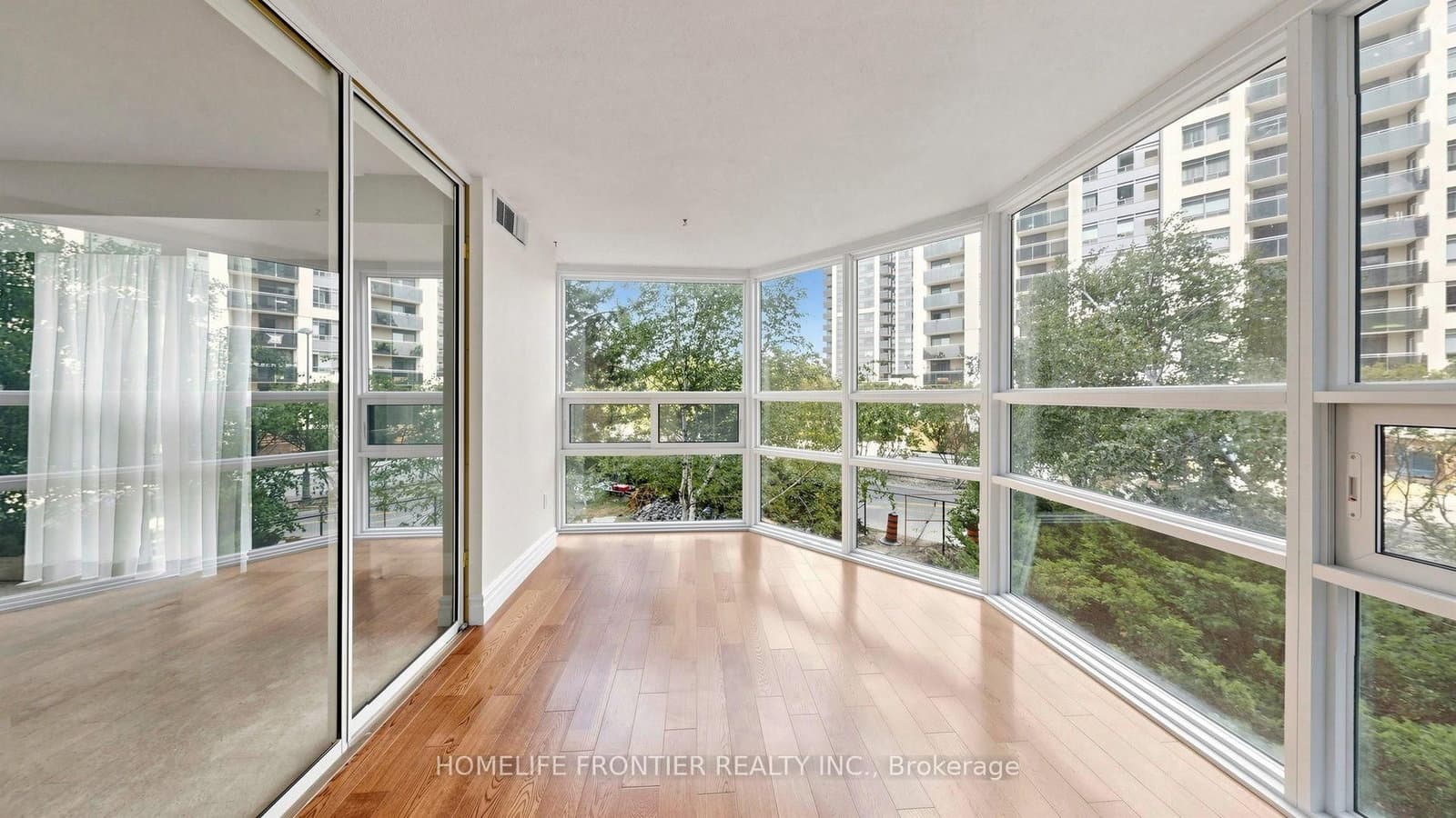131 Beecroft Road, Unit 203 thumbnail 21