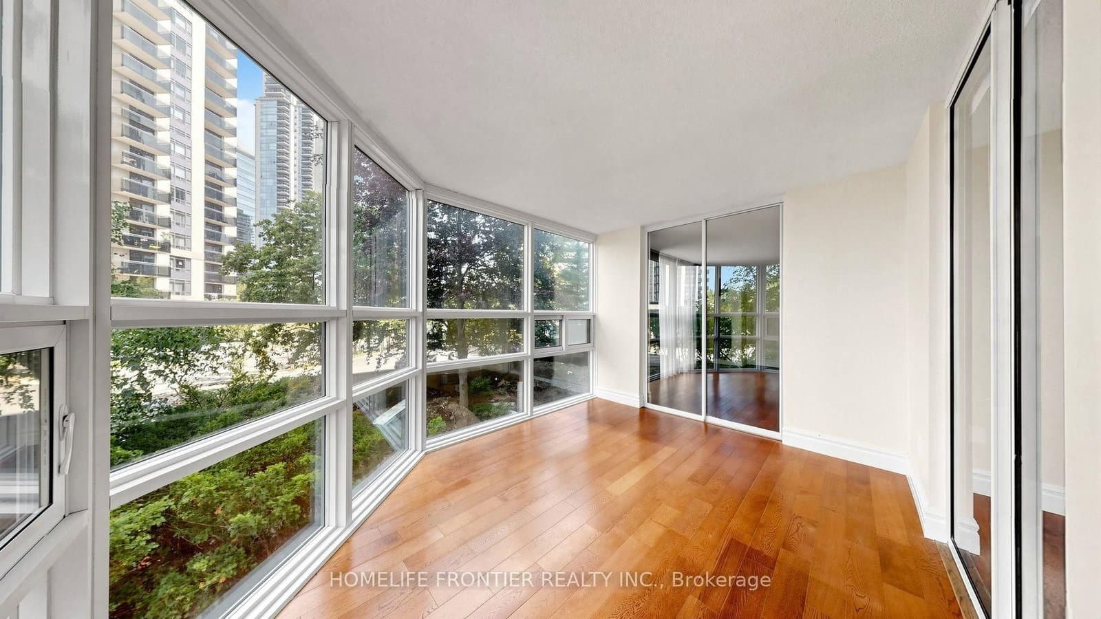 131 Beecroft Road, Unit 203 thumbnail 22