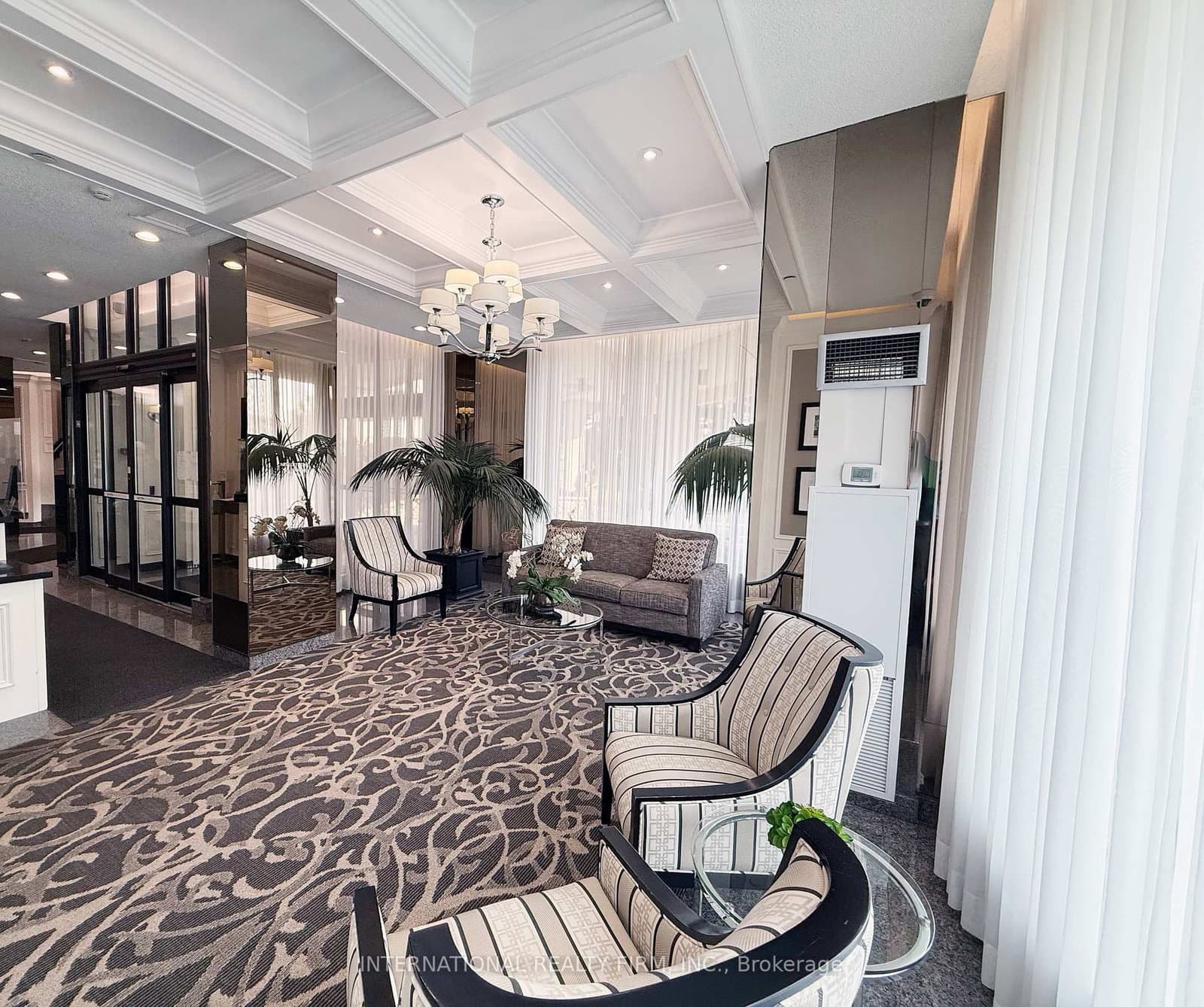 75 Graydon Hall Drive, Unit PH03 thumbnail 11