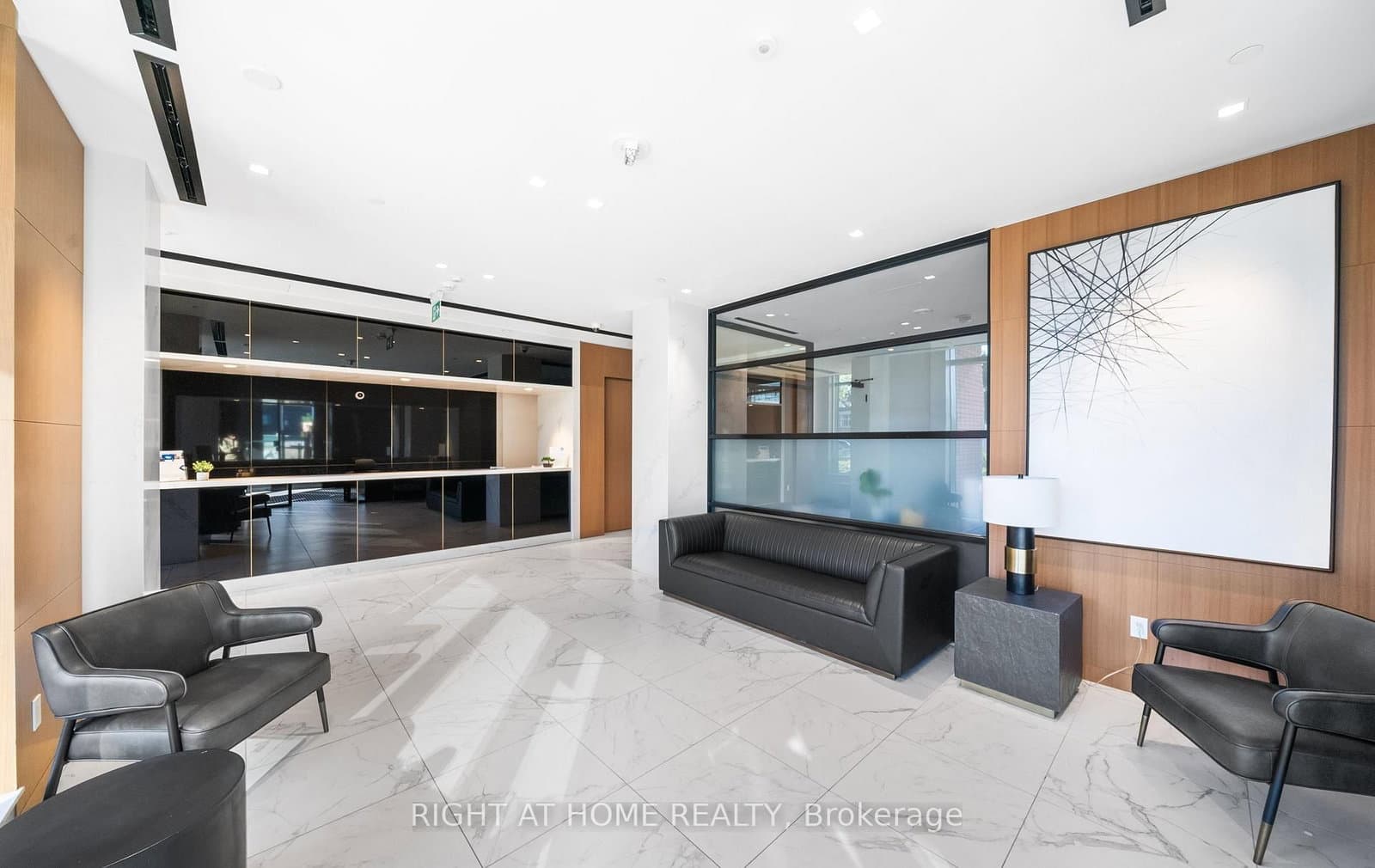 8 Tippett Road, Unit 202 thumbnail 2