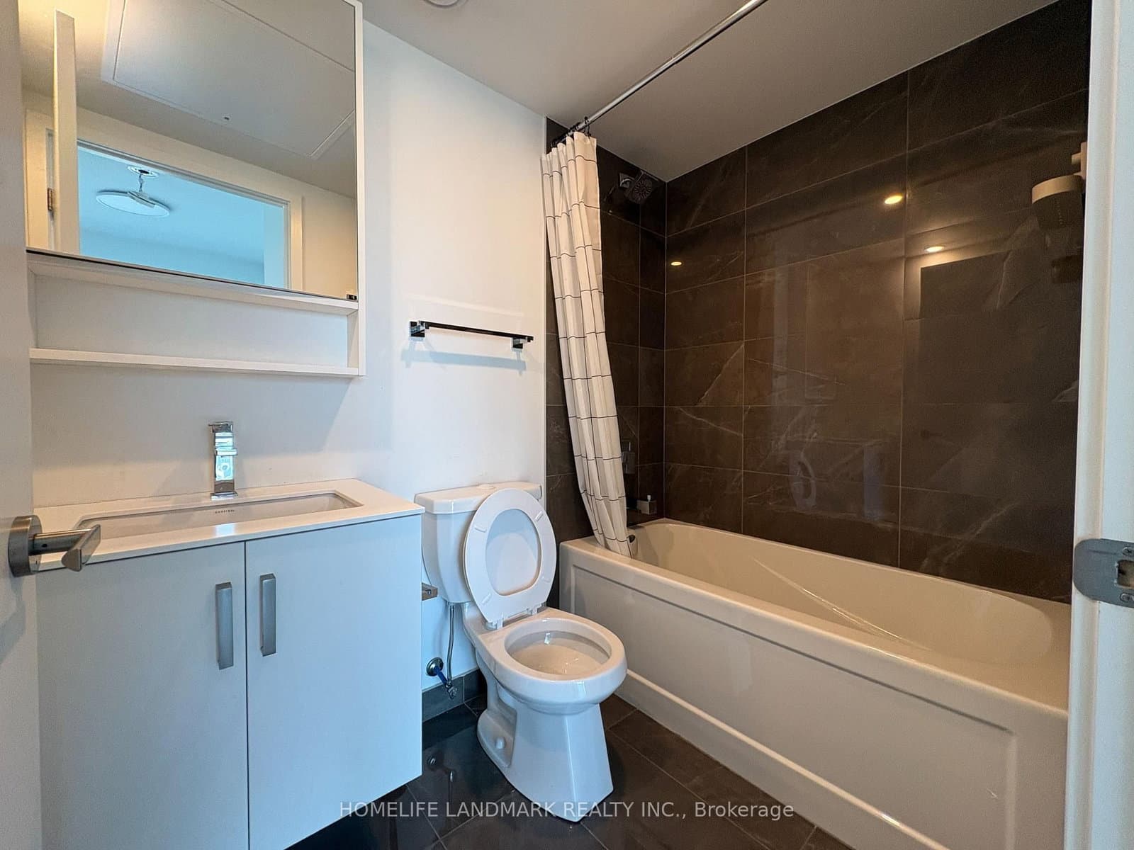 88 Queen Street E, Unit 3712 thumbnail 10