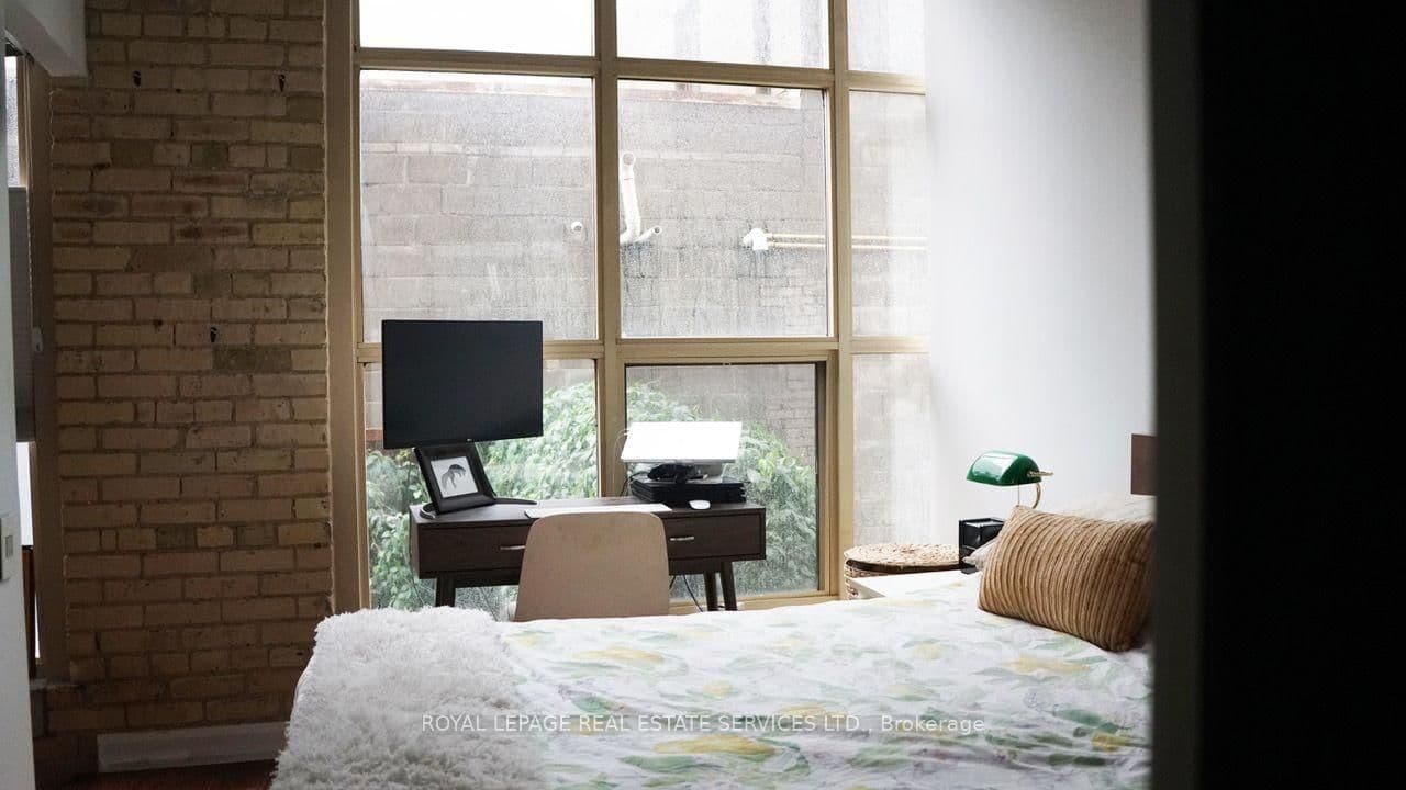 736 Dundas Street E, Unit 203 thumbnail 18