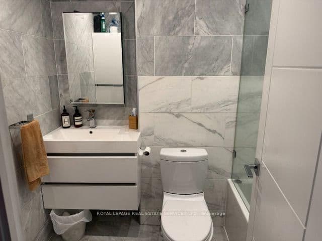 736 Dundas Street E, Unit 203 thumbnail 25