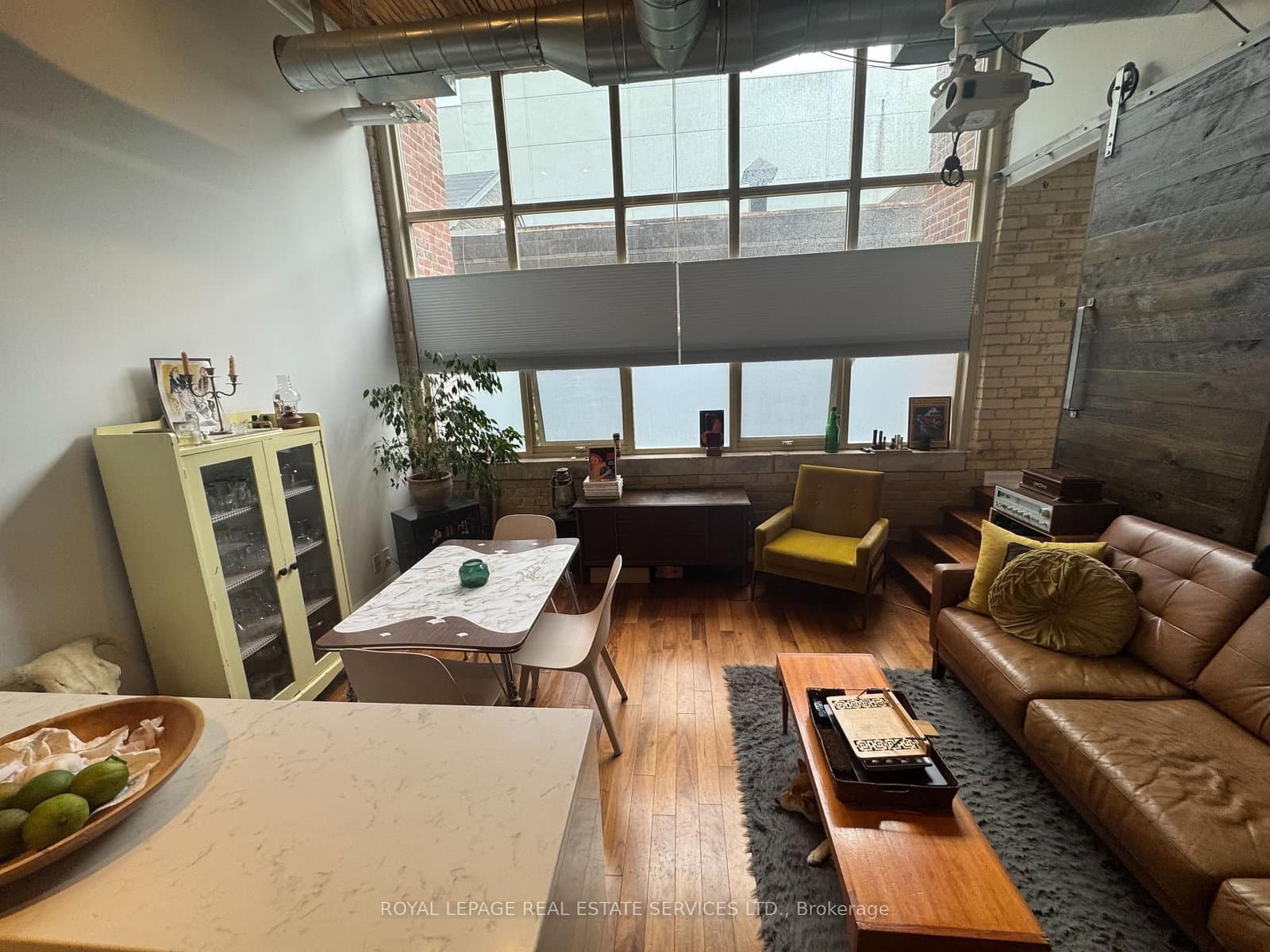 736 Dundas Street E, Unit 203 thumbnail 6