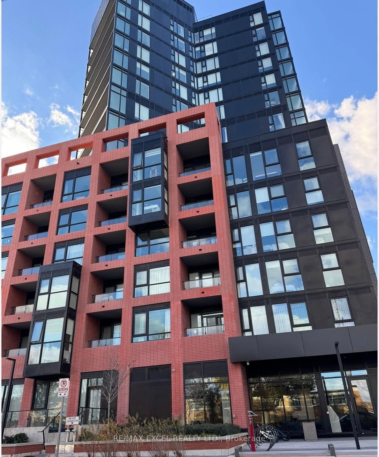 8 TIPPETT Road, Unit 422 - Image 1