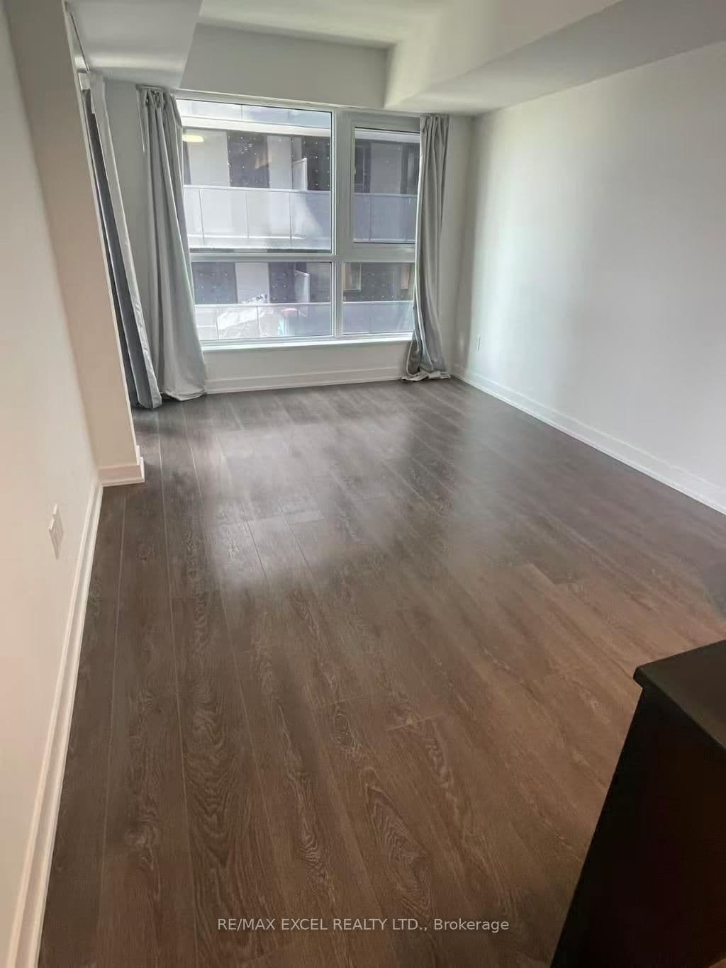 8 TIPPETT Road, Unit 422 thumbnail 2