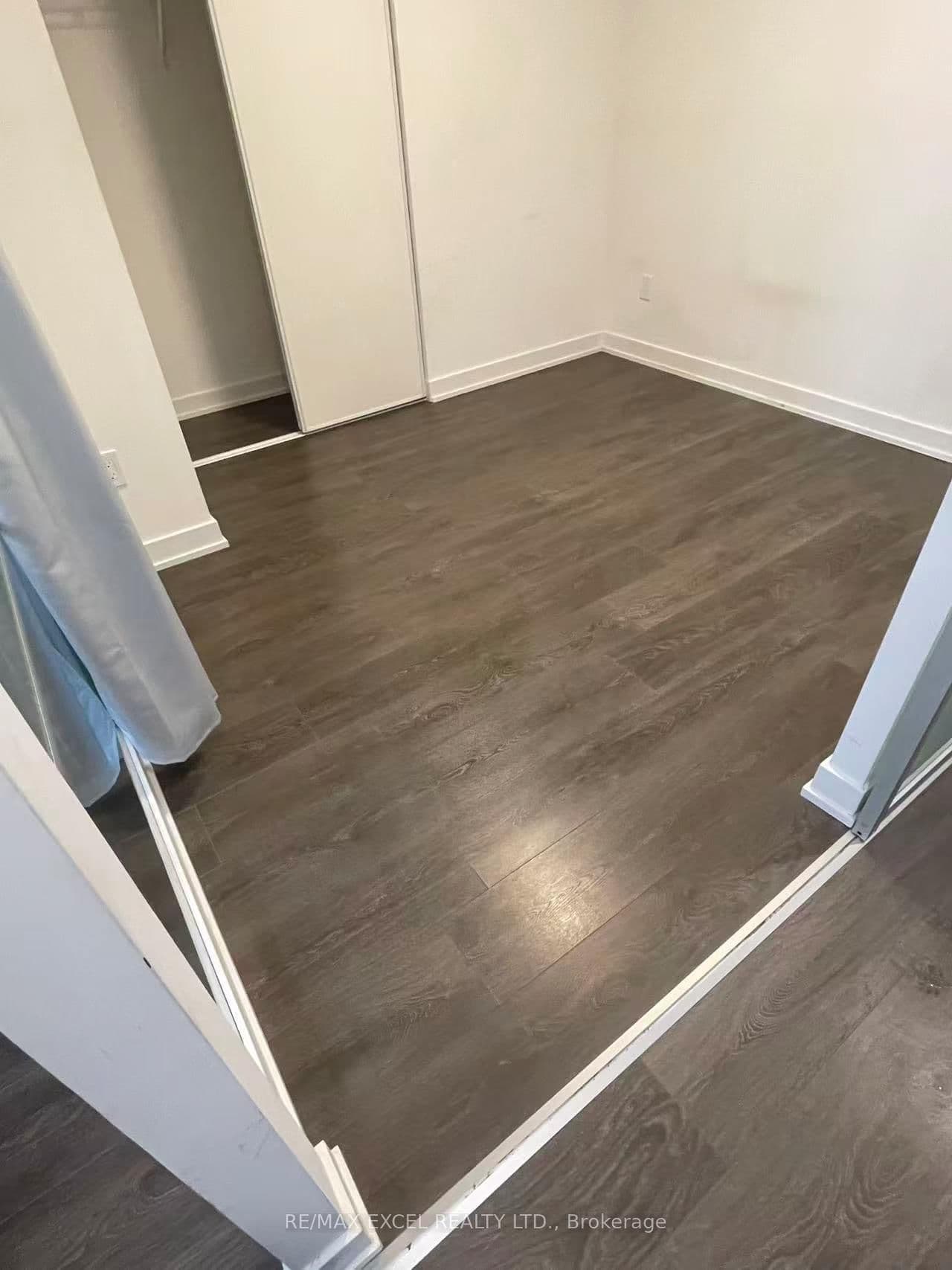 8 TIPPETT Road, Unit 422 thumbnail 4