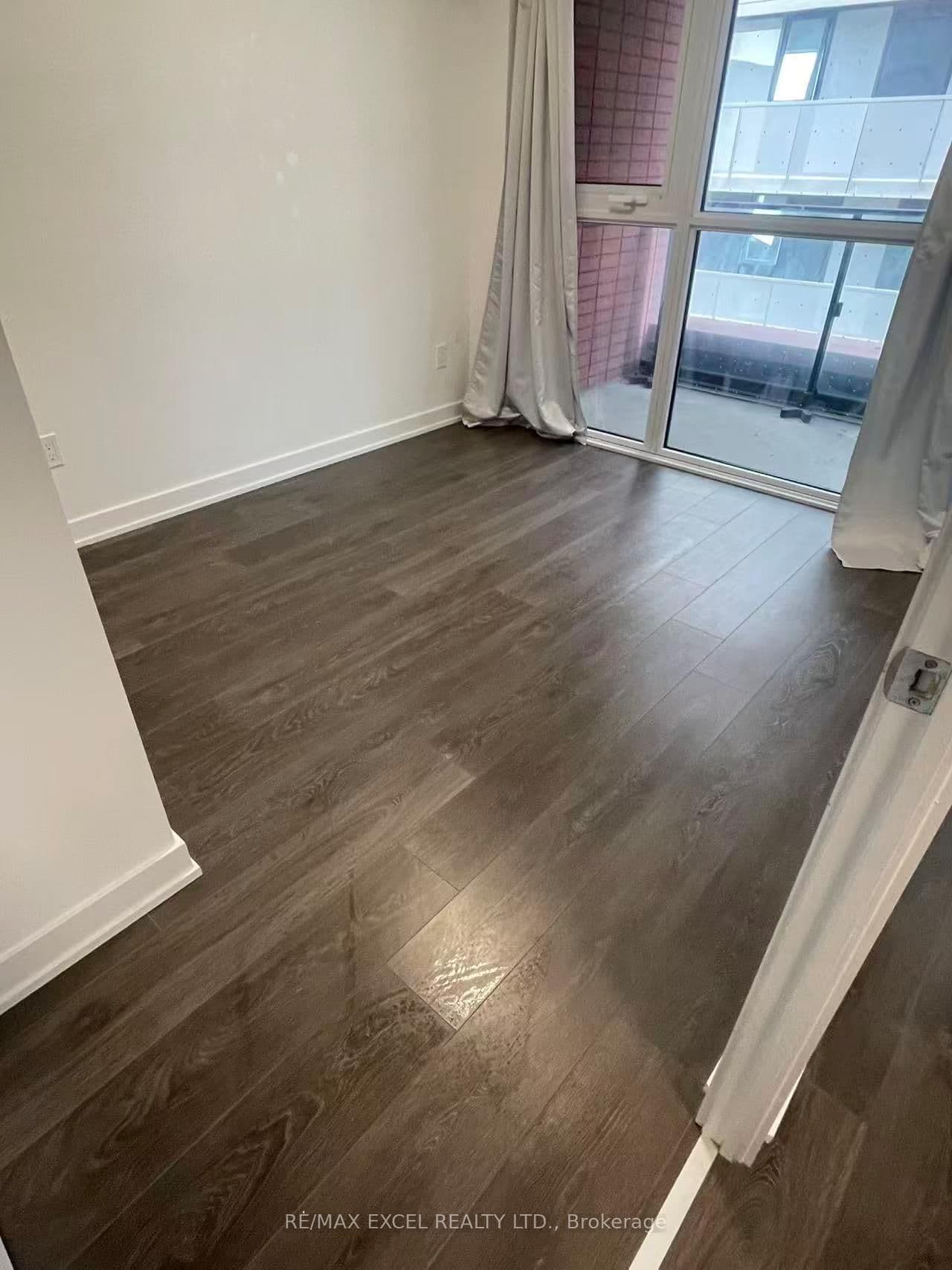 8 TIPPETT Road, Unit 422 thumbnail 5