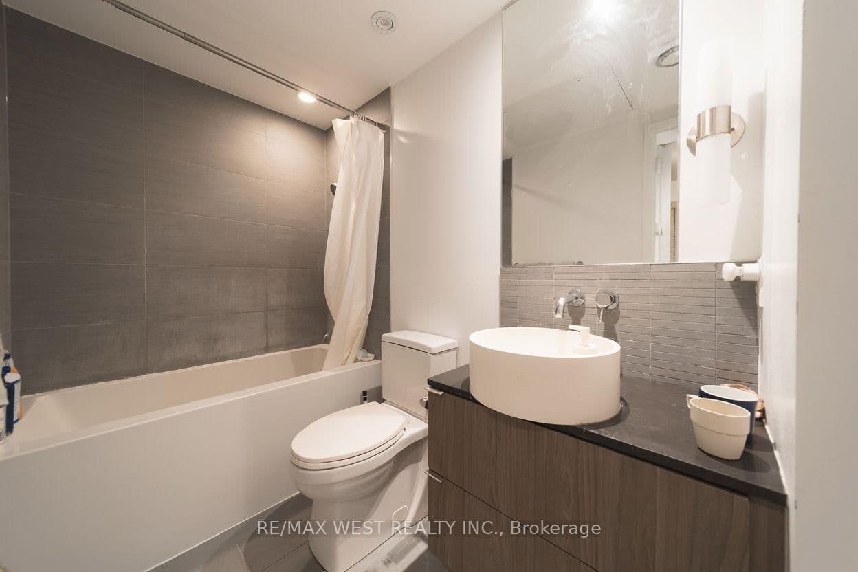 161 Roehampton Avenue, Unit 331 thumbnail 17