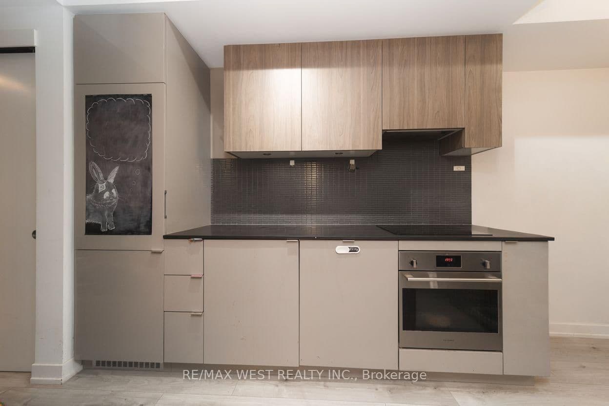 161 Roehampton Avenue, Unit 331 thumbnail 2