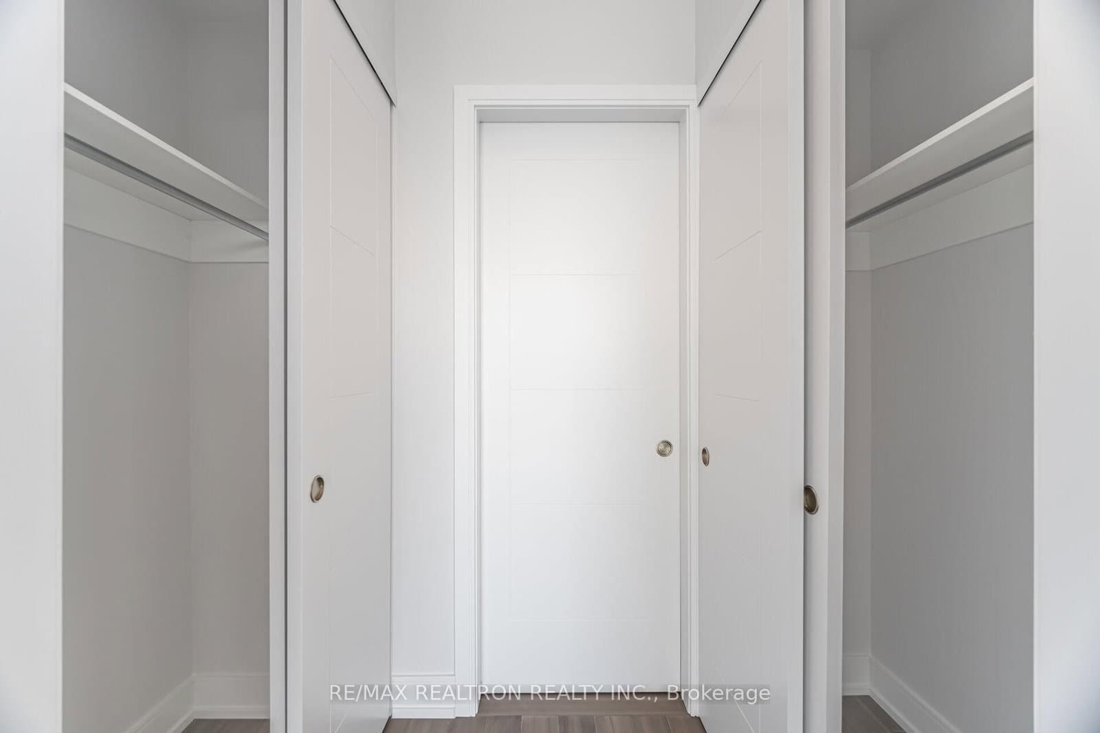 664 Spadina Avenue, Unit 710 thumbnail 13