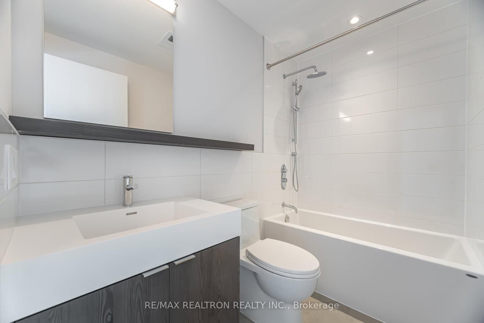 664 Spadina Avenue, Unit 710 thumbnail 18