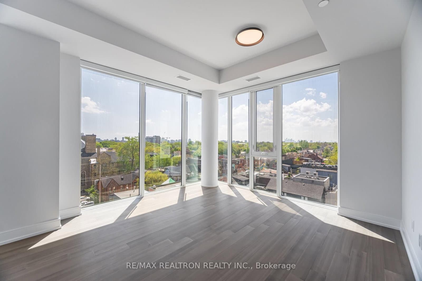 664 Spadina Avenue, Unit 710 thumbnail 6