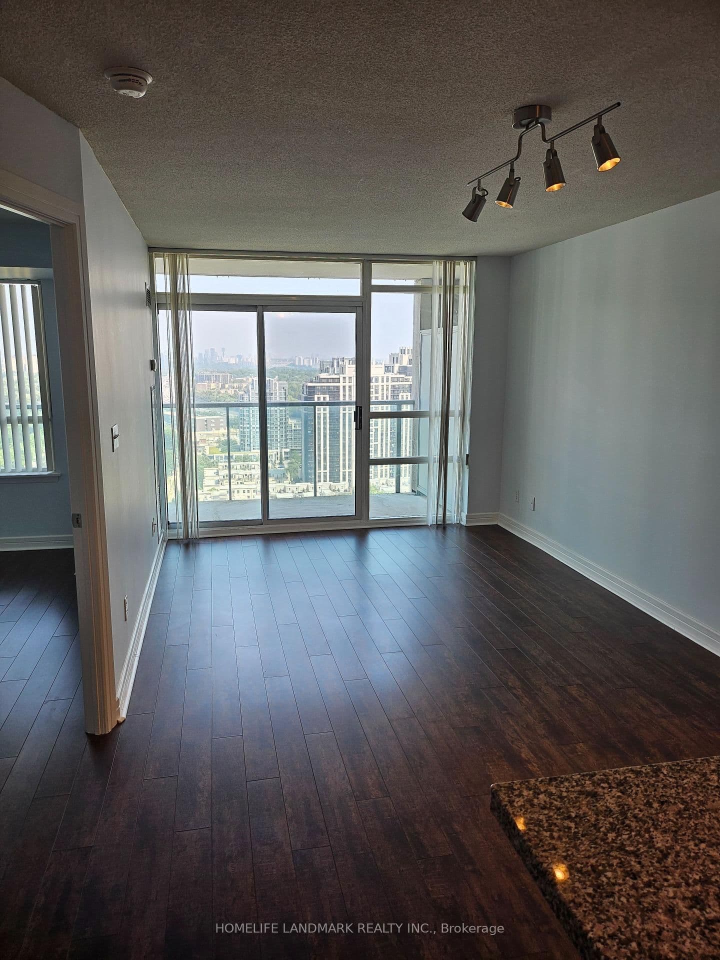 18 Harrison Garden Boulevard, Unit 2606 thumbnail 6