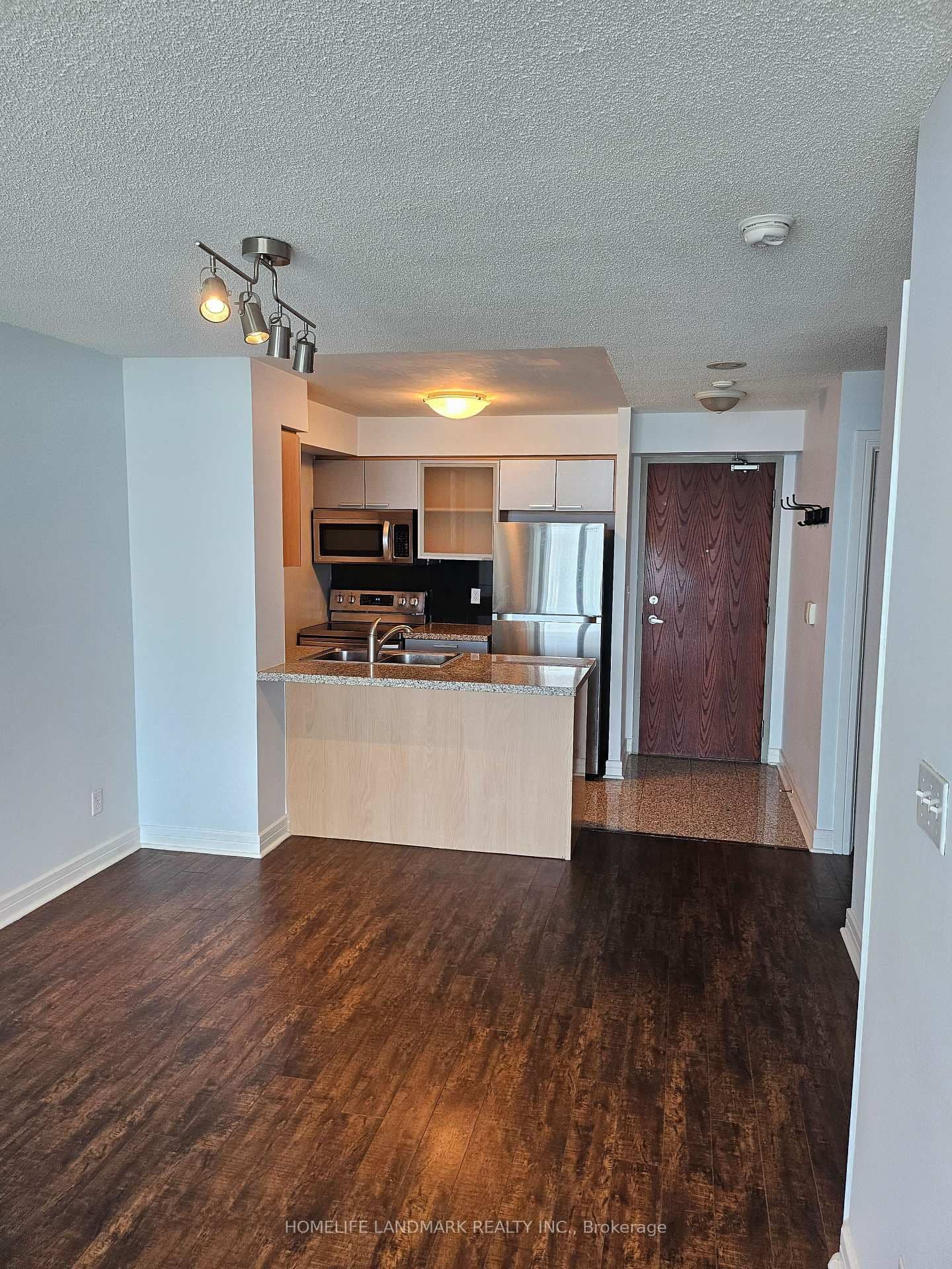 18 Harrison Garden Boulevard, Unit 2606 thumbnail 7