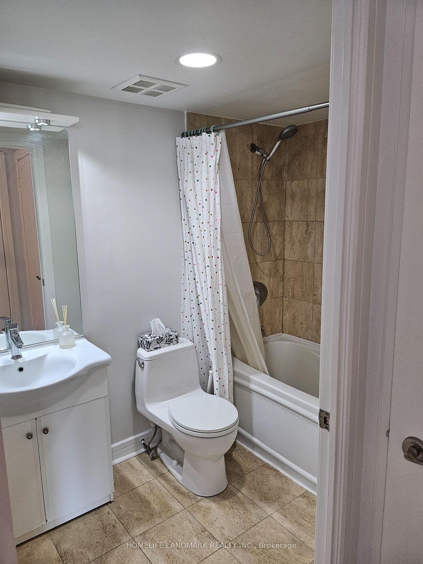 18 Harrison Garden Boulevard, Unit 2606 thumbnail 8