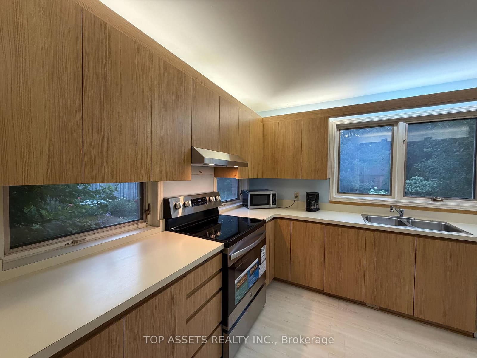 448 Cummer Avenue, Unit Unit A thumbnail 6