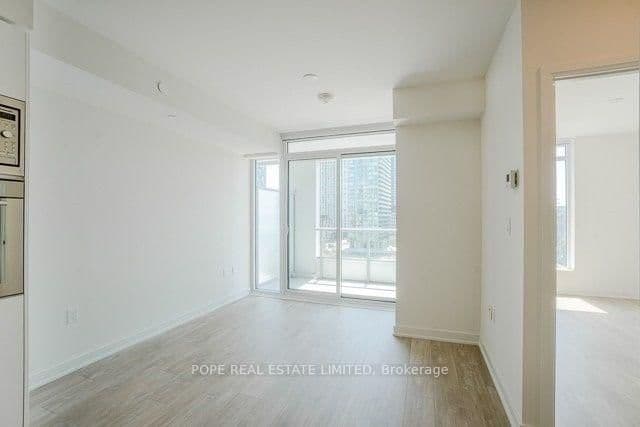 27 Bathurst Street, Unit 604W thumbnail 16