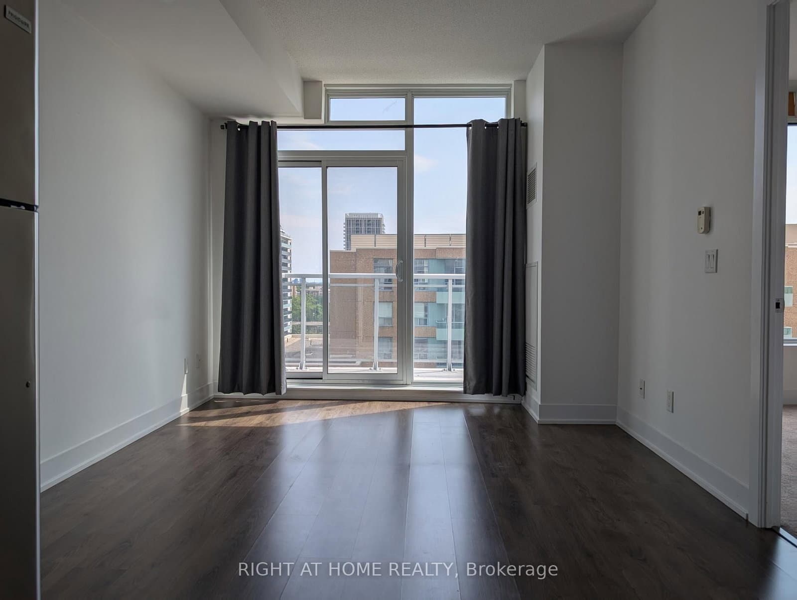 68 Merton Street, Unit 1010 thumbnail 4