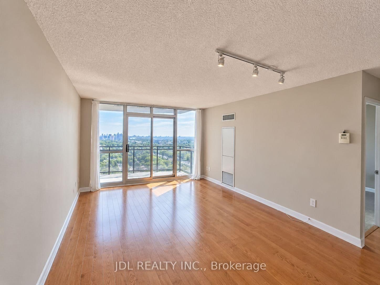 33 Sheppard Avenue E, Unit 2612 thumbnail 8