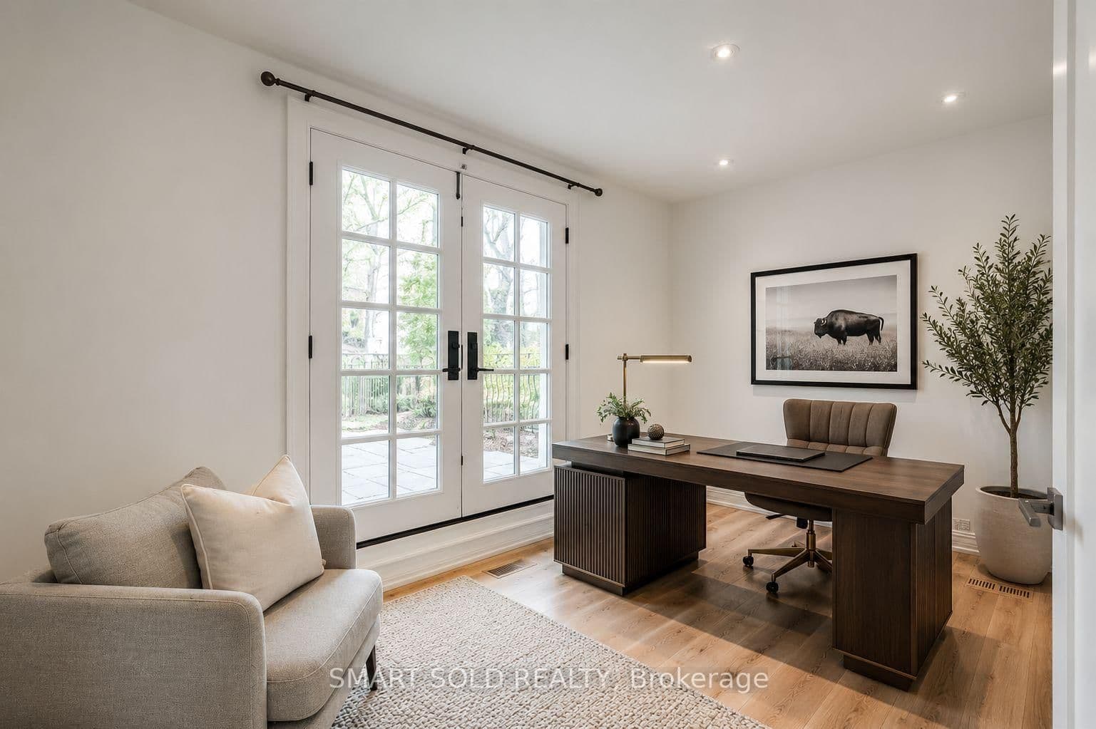347 Cortleigh Boulevard thumbnail 7