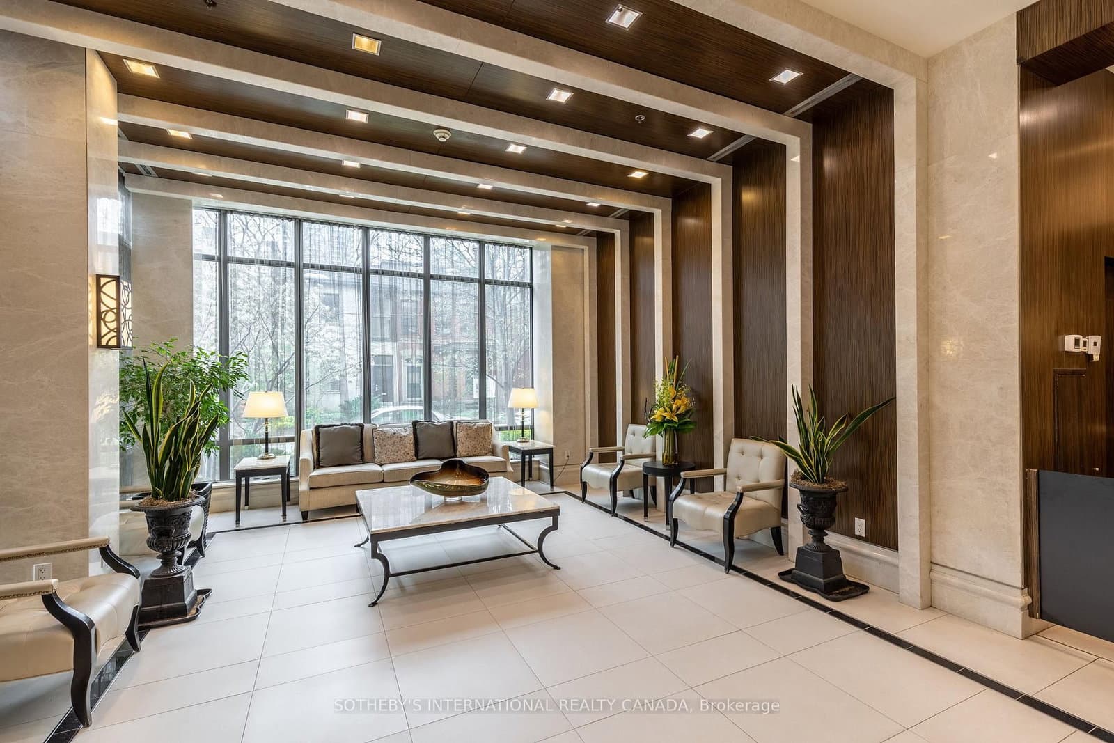 28 Linden Street, Unit 402 thumbnail 2