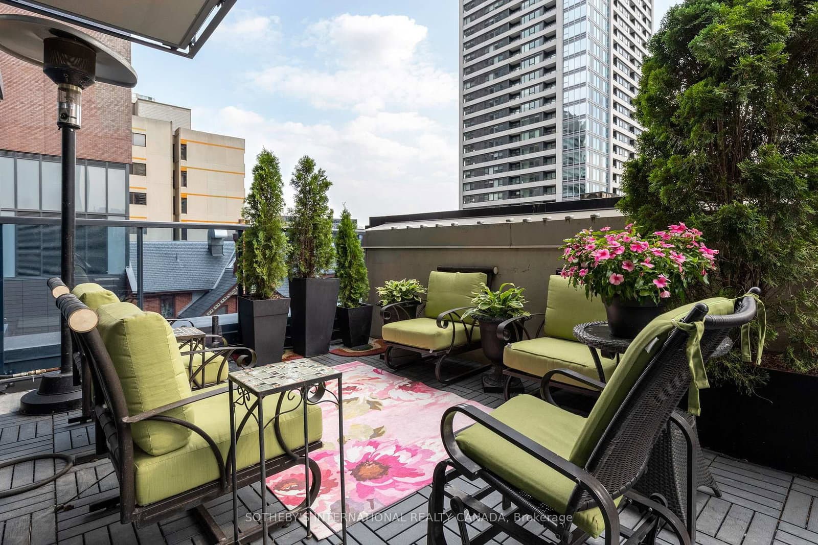 28 Linden Street, Unit 402 thumbnail 3