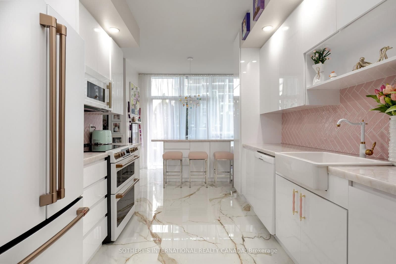 28 Linden Street, Unit 402 thumbnail 8
