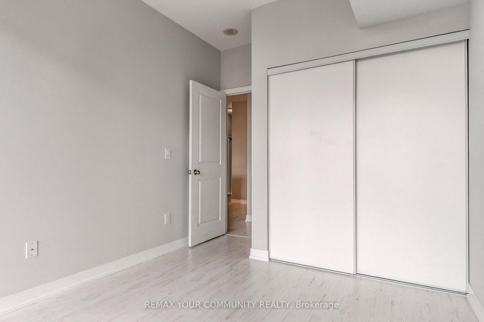 105 George Street, Unit 501 thumbnail 9