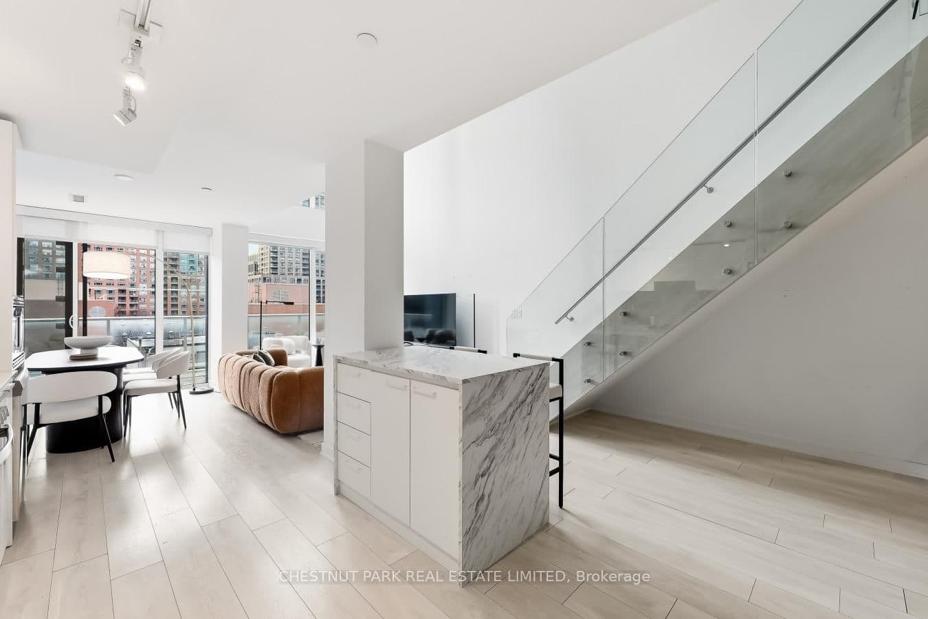 18 Maitland Terrace, Unit 405 thumbnail 10
