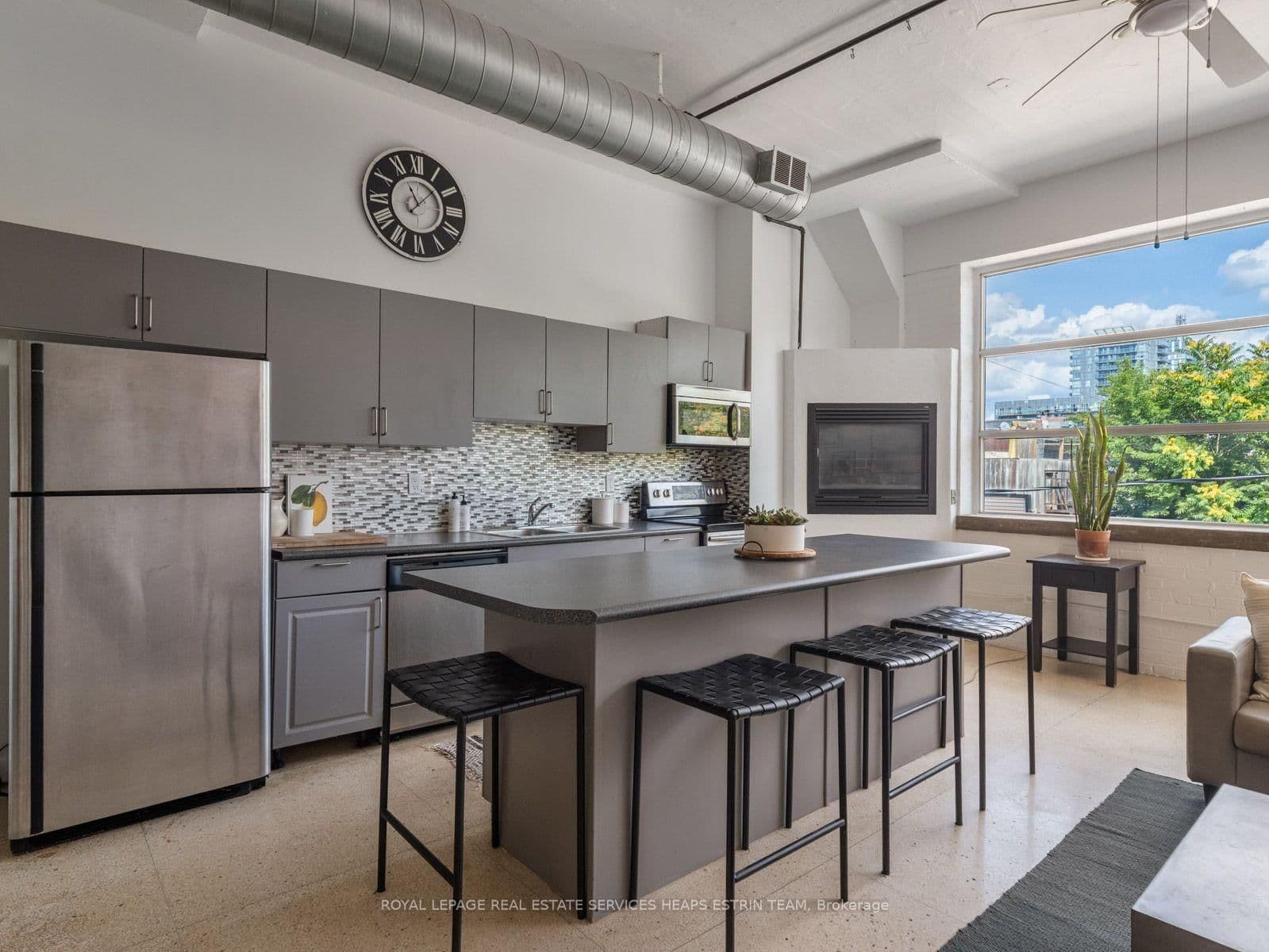 365 Dundas Street E, Unit 207 thumbnail 10