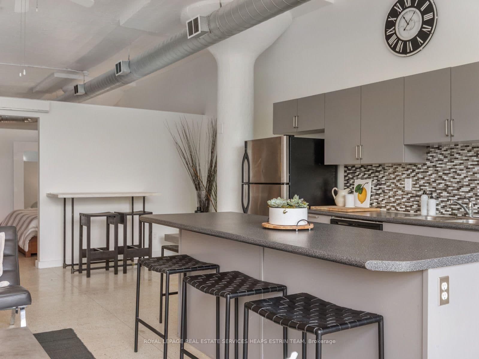 365 Dundas Street E, Unit 207 thumbnail 11