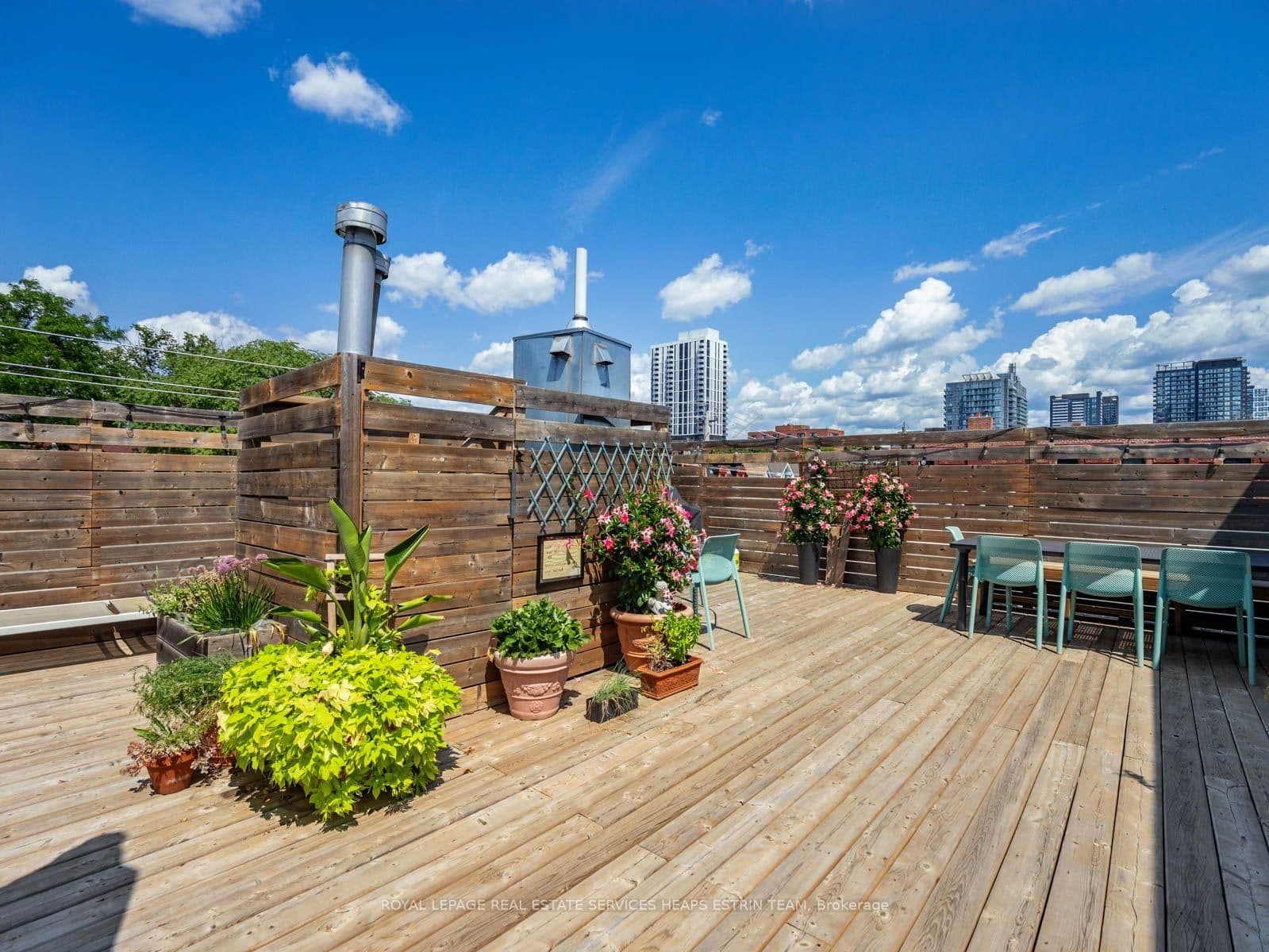 365 Dundas Street E, Unit 207 thumbnail 23