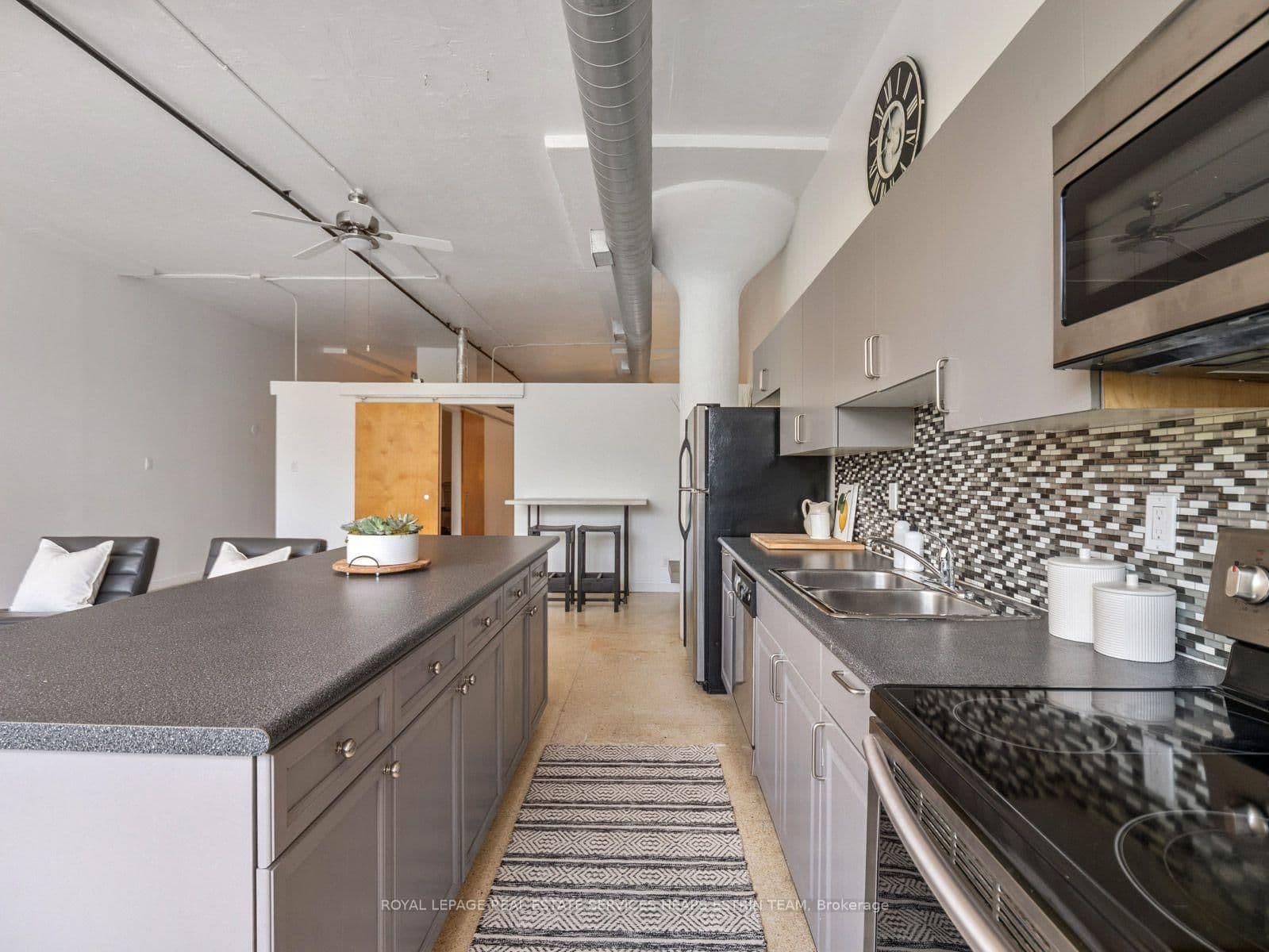 365 Dundas Street E, Unit 207 thumbnail 9