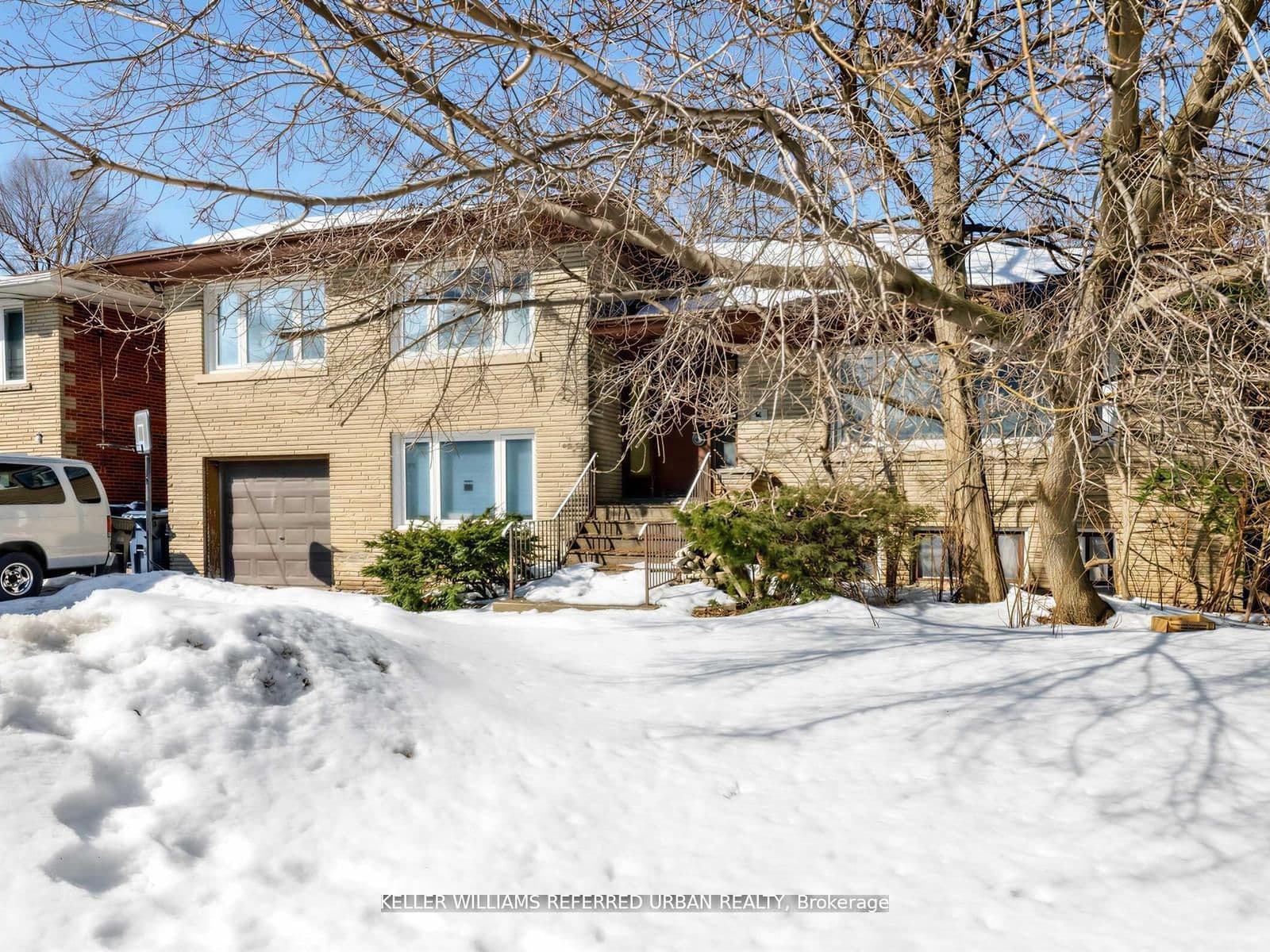 14 Frontenac Avenue thumbnail 3