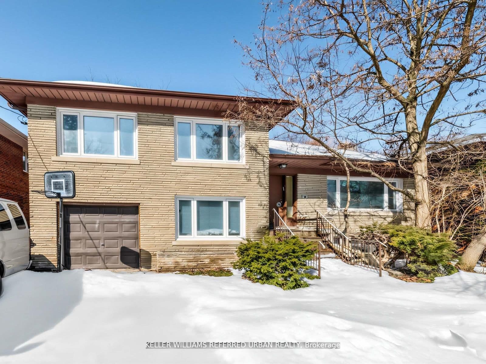 14 Frontenac Avenue thumbnail 4
