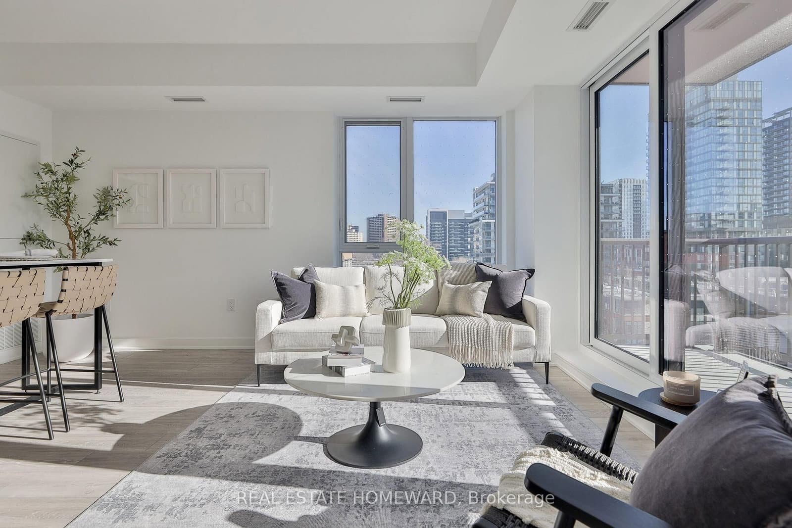 10 Oak Street, Unit 1703 thumbnail 2