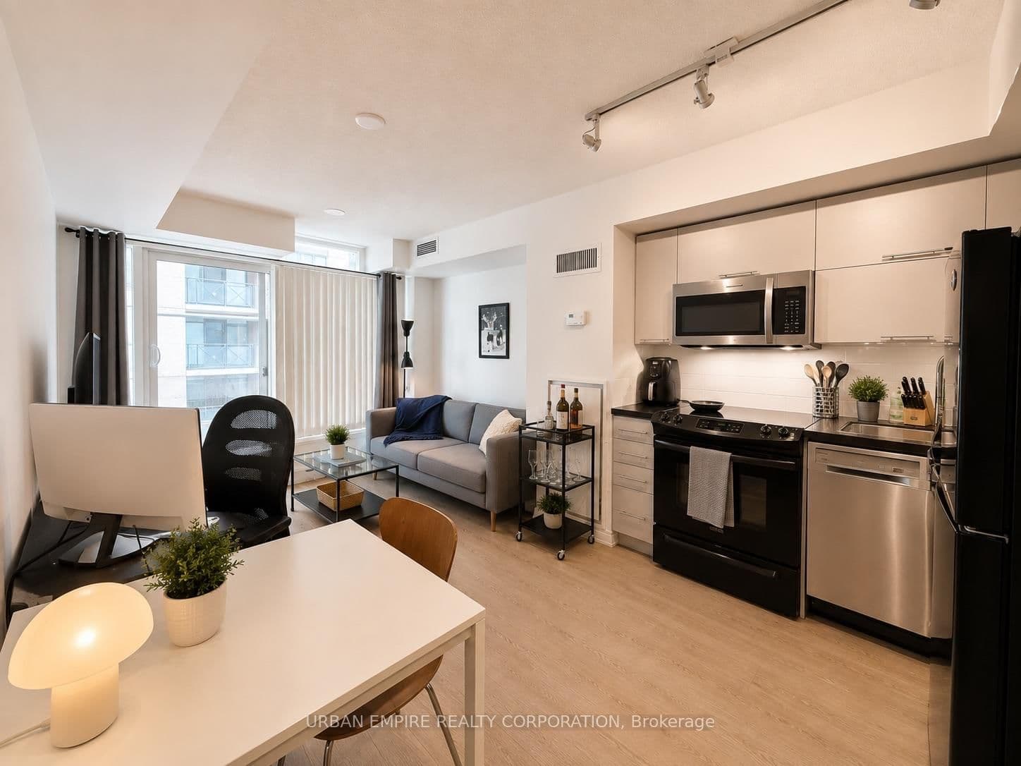 126 Simcoe Street, Unit 408 - Image 1