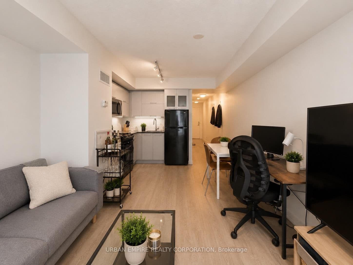 126 Simcoe Street, Unit 408 thumbnail 2