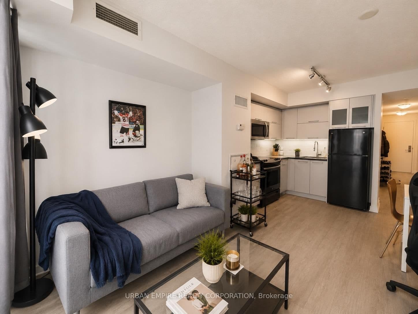 126 Simcoe Street, Unit 408 thumbnail 3