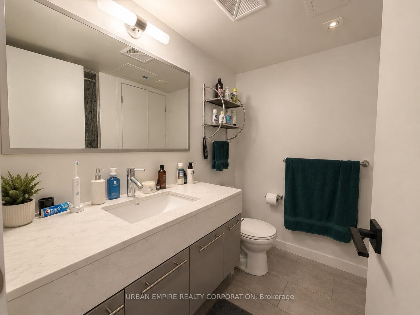 126 Simcoe Street, Unit 408 thumbnail 7