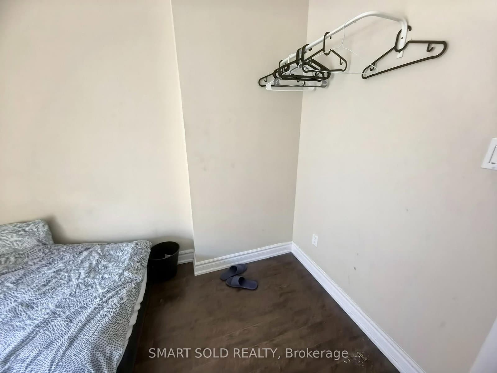 Upper 437 Bathurst Street thumbnail 4