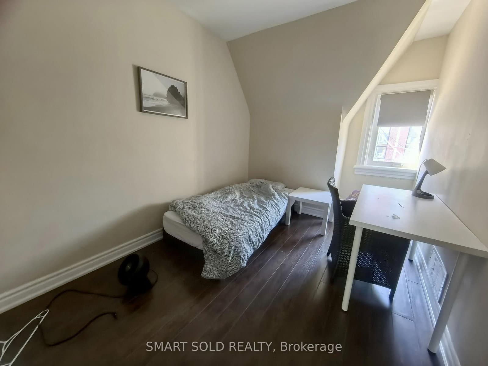 Upper 437 Bathurst Street thumbnail 5