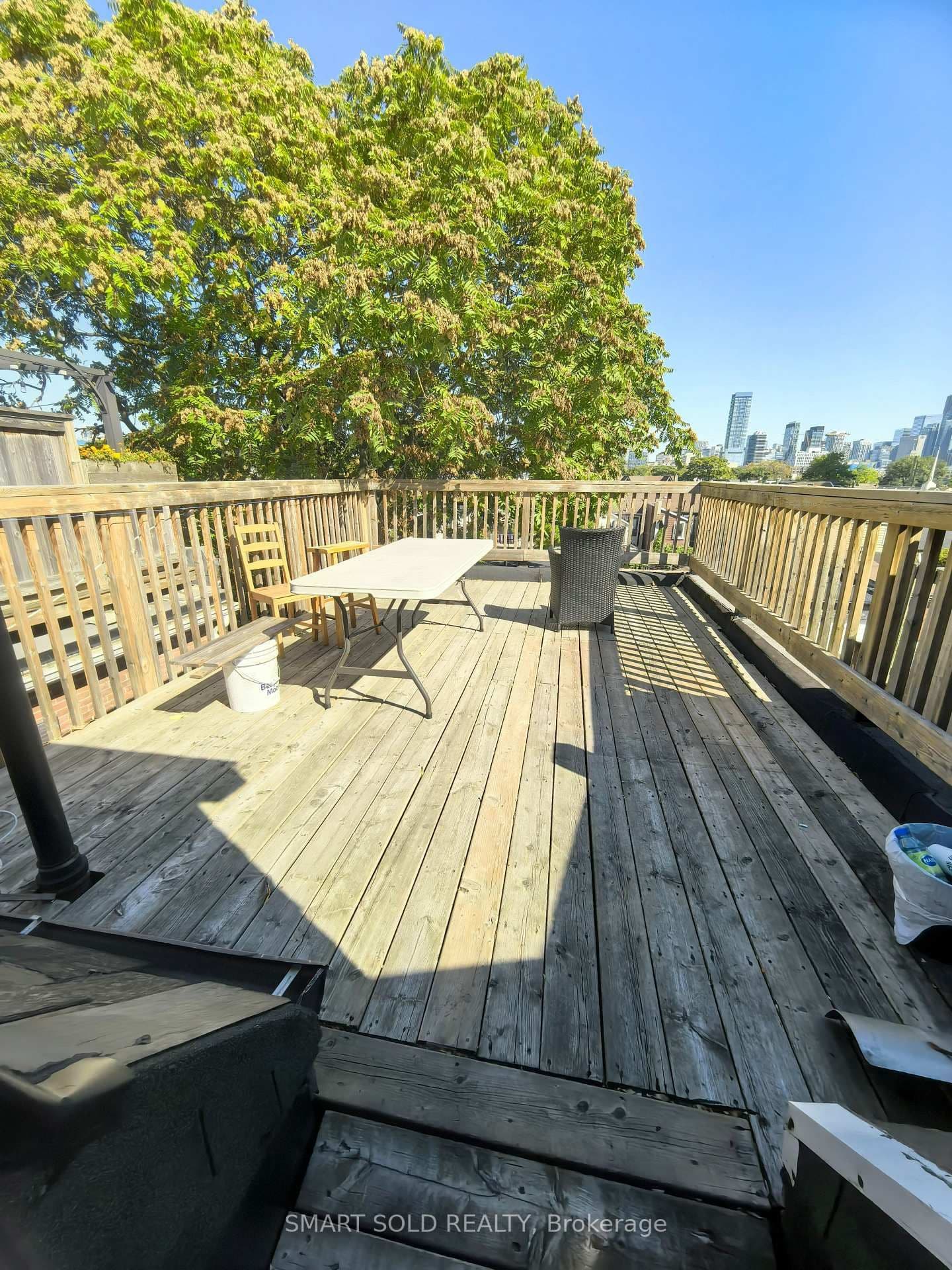 Upper 437 Bathurst Street thumbnail 7