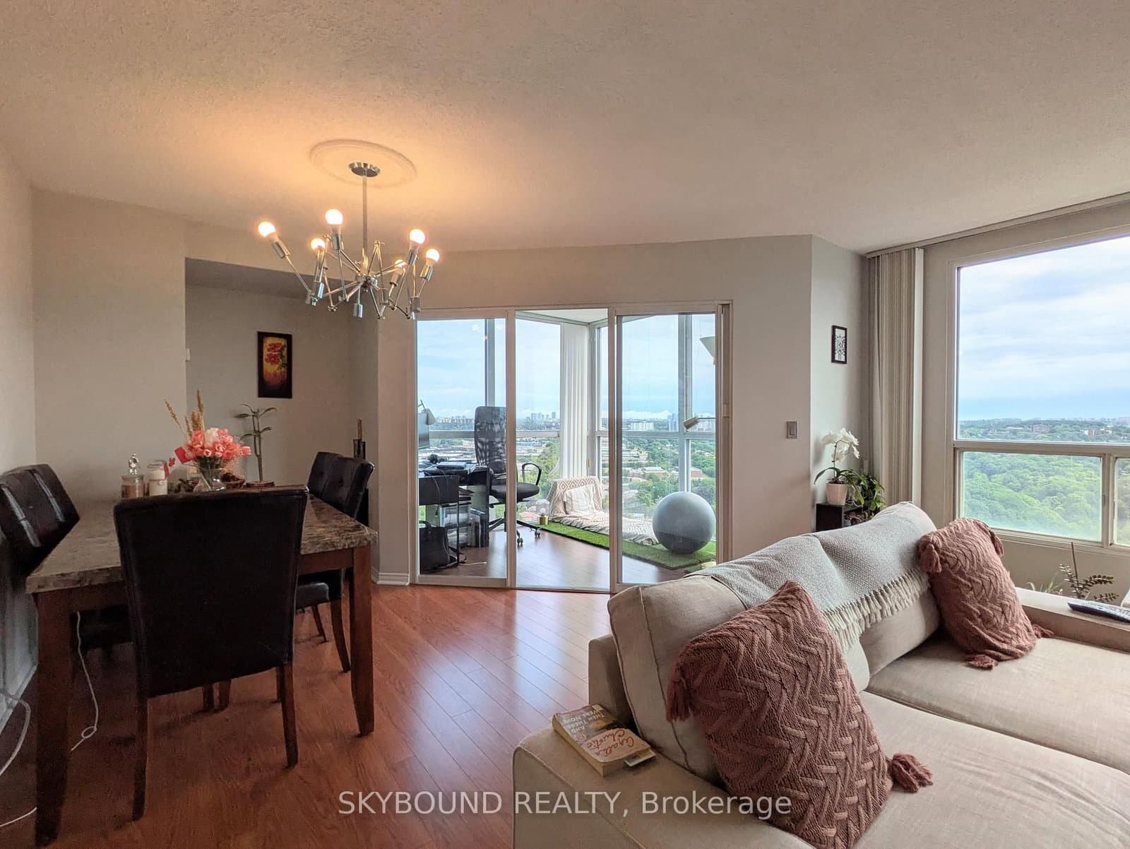 7 Concorde Place, Unit 2601 thumbnail 14