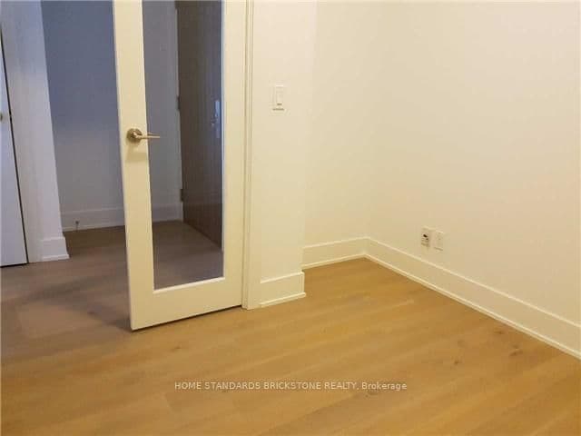 200 Bloor Street W, Unit 502 thumbnail 4