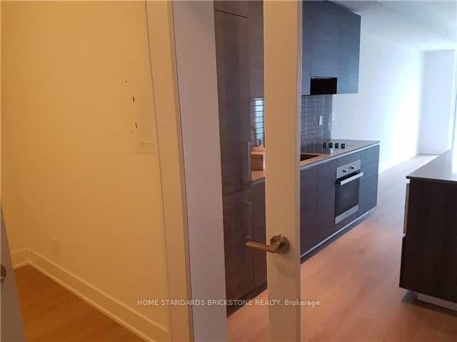 200 Bloor Street W, Unit 502 thumbnail 6