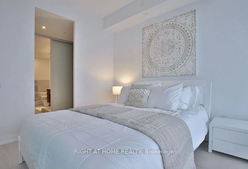 488 University Avenue, Unit 4208 thumbnail 15